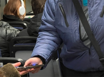 Každý osmý cestující musel během noční kontroly z vozidla MHD ven