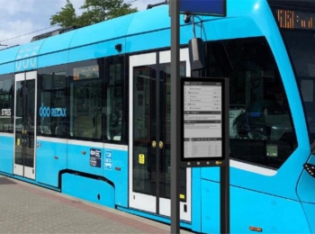 Papírové jízdní řády brzy skončí. E-papery uspoří peníze a zlepší komunikaci